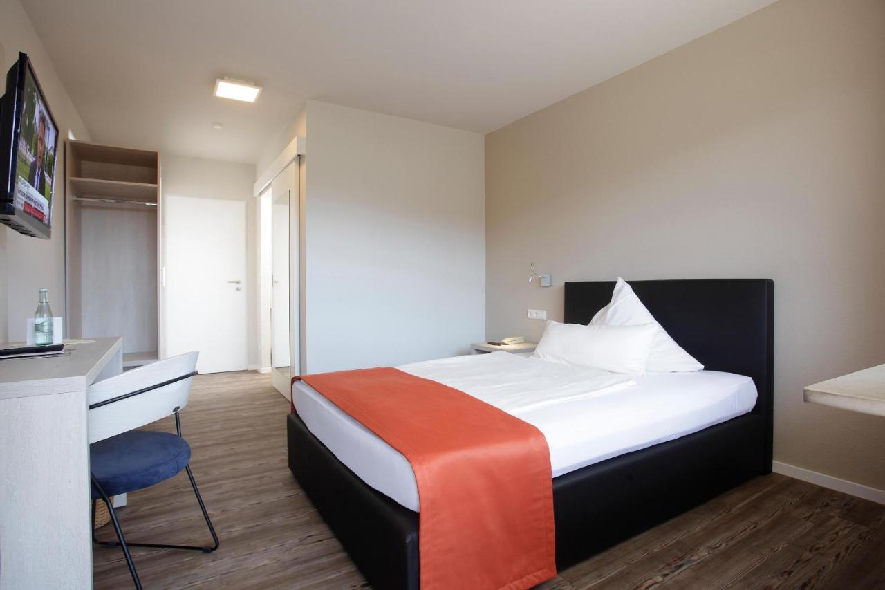 Stern Hotel Albershausen ภายนอก รูปภาพ