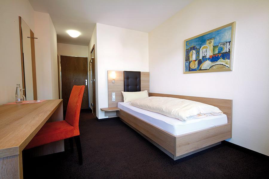 Stern Hotel Albershausen ภายนอก รูปภาพ